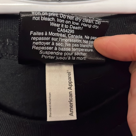 Skull and Fan Graphic T-Shirt Size Large - Picture 4 of 4